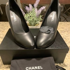 SoldxxxxxxxxChanel Simple Pumps